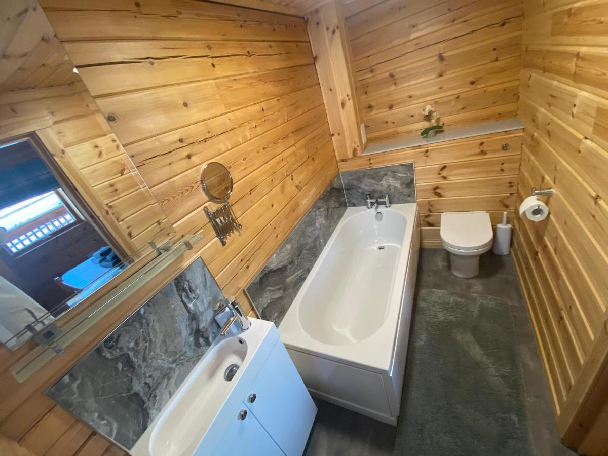 Pine Lodge Gorebridge Luaran gambar